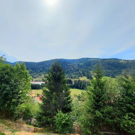 Hébergement de vacances La Parenthese, Calme Et Jolie Vue Sur Les Reliefs *